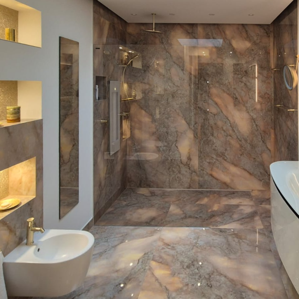 Duschbad Goldmosaik Marmorfliesen Luxusbad
